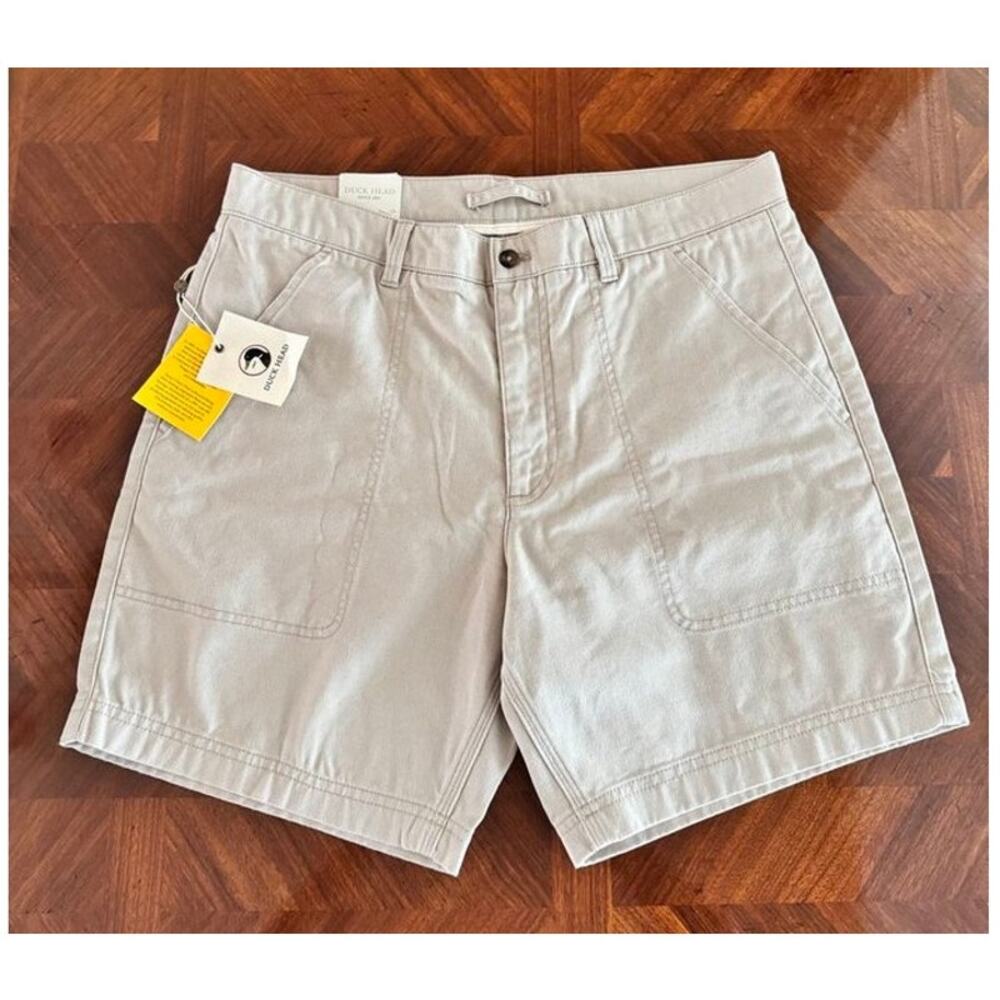 Duck Head Men's Flat Front Shorts in Light Gray